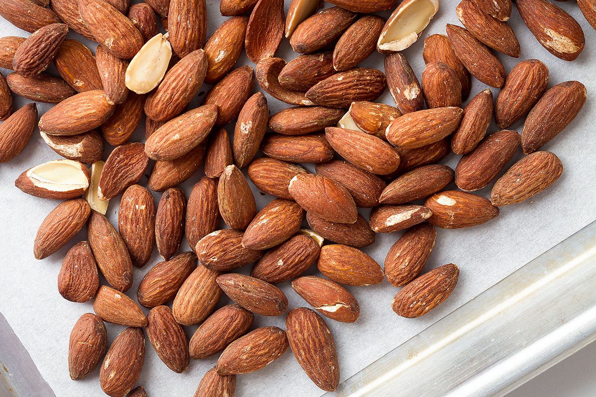 Honey Roasted Almonds With Cinnamon Eatwell101 honey-roasted-almonds-with-cinnamon-eatwell101