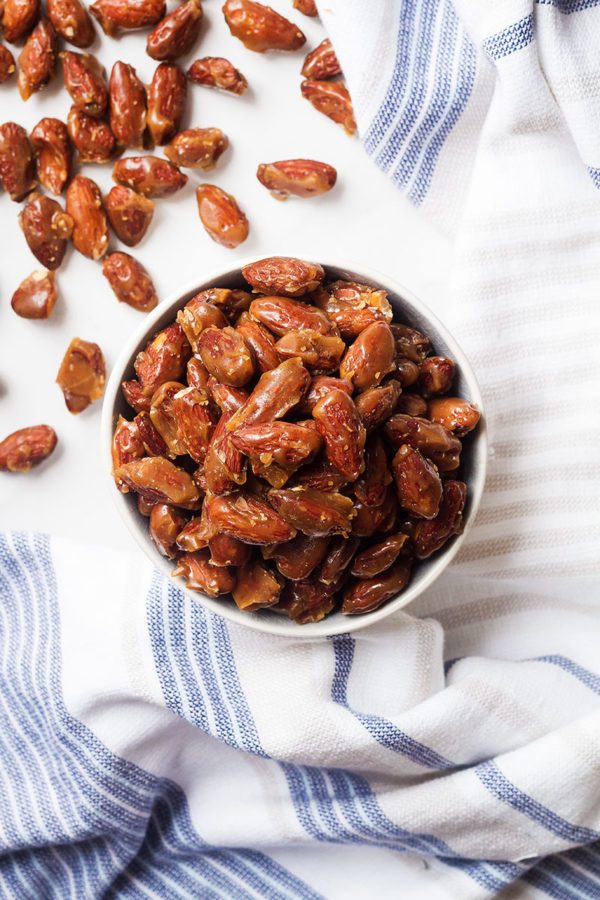 Skillet-Roasted Honey Cinnamon Almonds - #recipe by #eatwell101 - https://www.eatwell101.com/honey-roasted-almonds-recipe