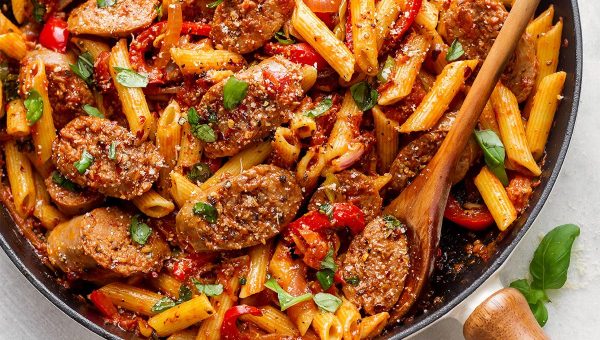 20-Minute Sausage Pasta Skillet - #recipe by #eatwell101 - https://www.eatwell101.com/sausage-pasta-skillet-recipe