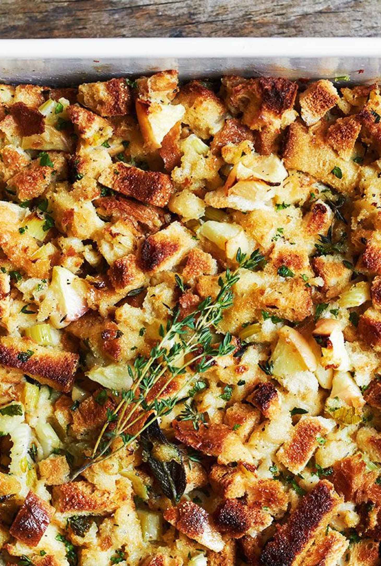 Thanksgiving Apple Sage Stuffing - #recipe by #eatwell101 - https://www.eatwell101.com/thanksgiving-stuffing-recipe