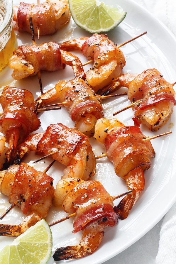 Honey-garlic Bacon Wrapped Shrimp - #recipe by #eatwell101 - https://www.eatwell101.com/bacon-wrapped-shrimp-recipe
