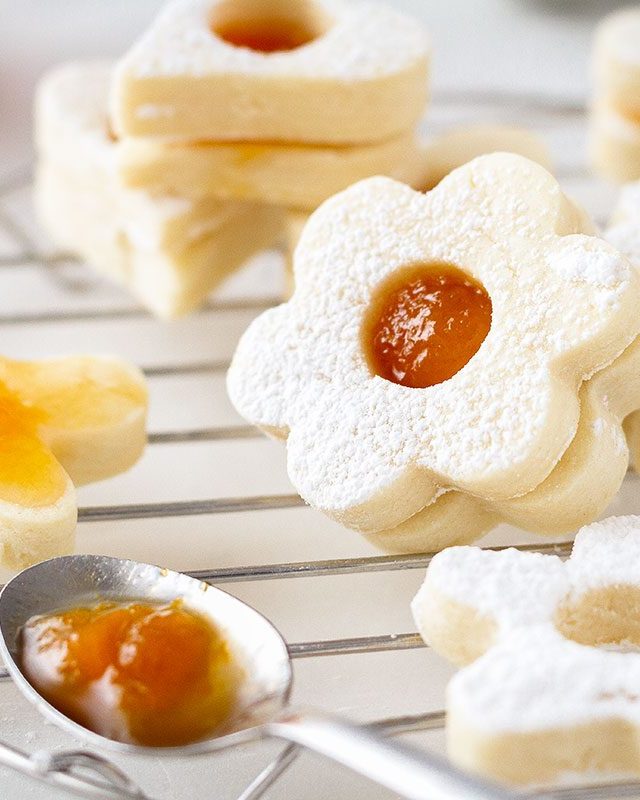 Easy Butter Shortbread Cookies - #recipe by #eatwell101 - https://www.eatwell101.com/butter-shortbread-cookies-recipe