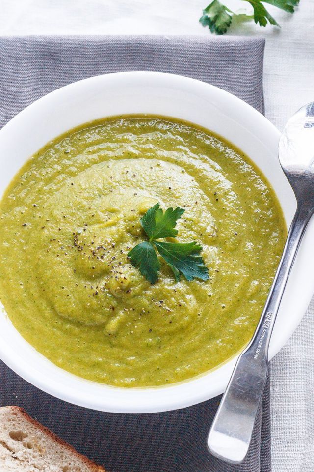 Cleansing and Detox Broccoli Soup