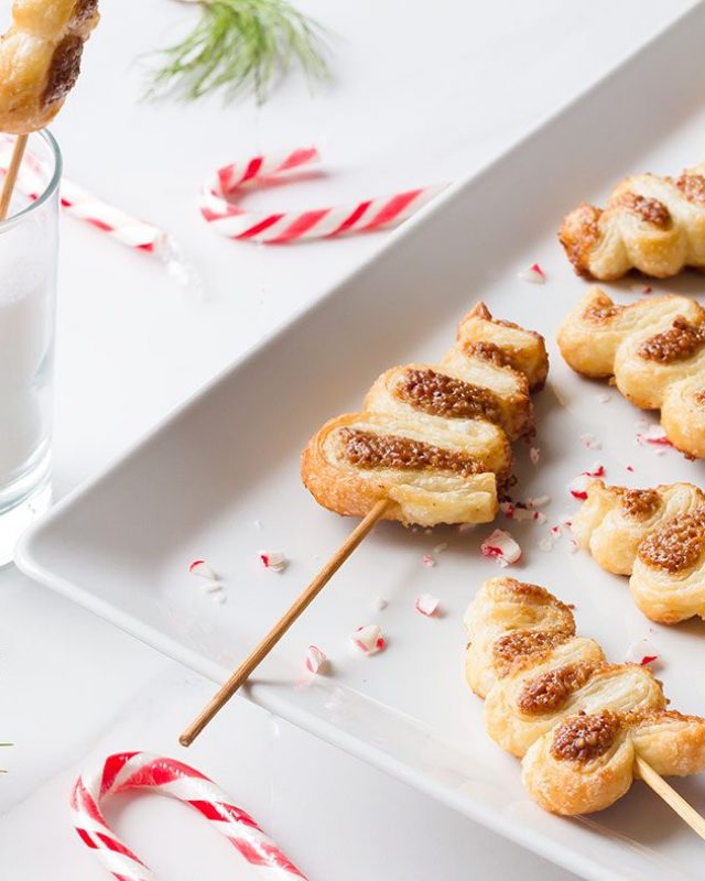 Christmas Tree Puffs with Nut Butter Filling - #recipe by #eatwell101 - https://www.eatwell101.com/christmas-tree-cookies-recipe