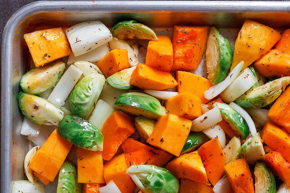 Roasted Butternut Squash and Brussels Sprouts Soup - Incredibly delicious, comforting, and healthy soup for cold winter nights.