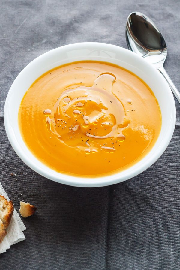 Butternut Squash Cleansing Detox Soup - #recipe by #eatwell101 - https://www.eatwell101.com/veggies-cleansing-detox-soup-recipe