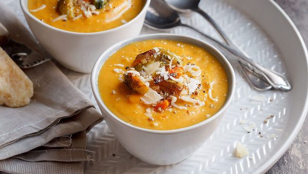Roasted Butternut Squash and Brussels Sprout Soup - #recipe by #eatwell101 - https://www.eatwell101.com/roasted-butternut-squash-soup-with-brussels-sprout