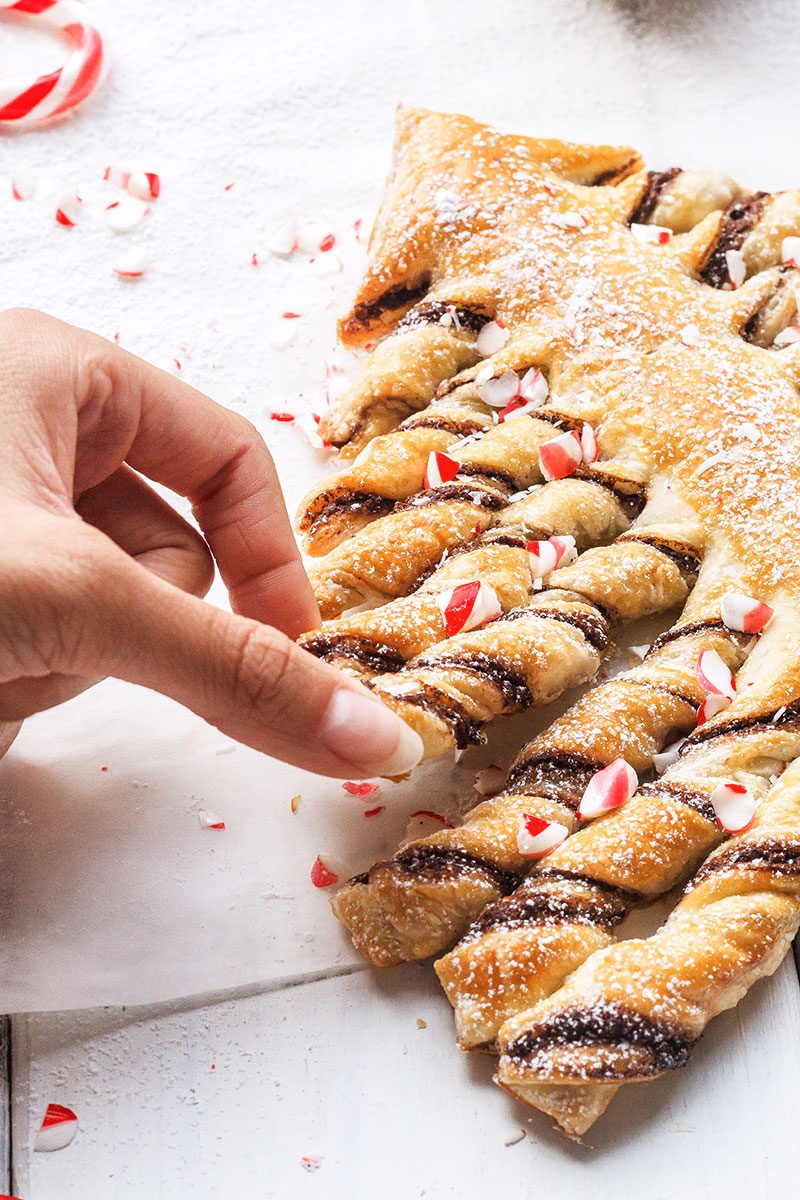 Nutella Christmas Tree Puff Pastry - Crunchy and super indulgent, a show-stopping treat that everyone will love! Ideal for Christmas parties.