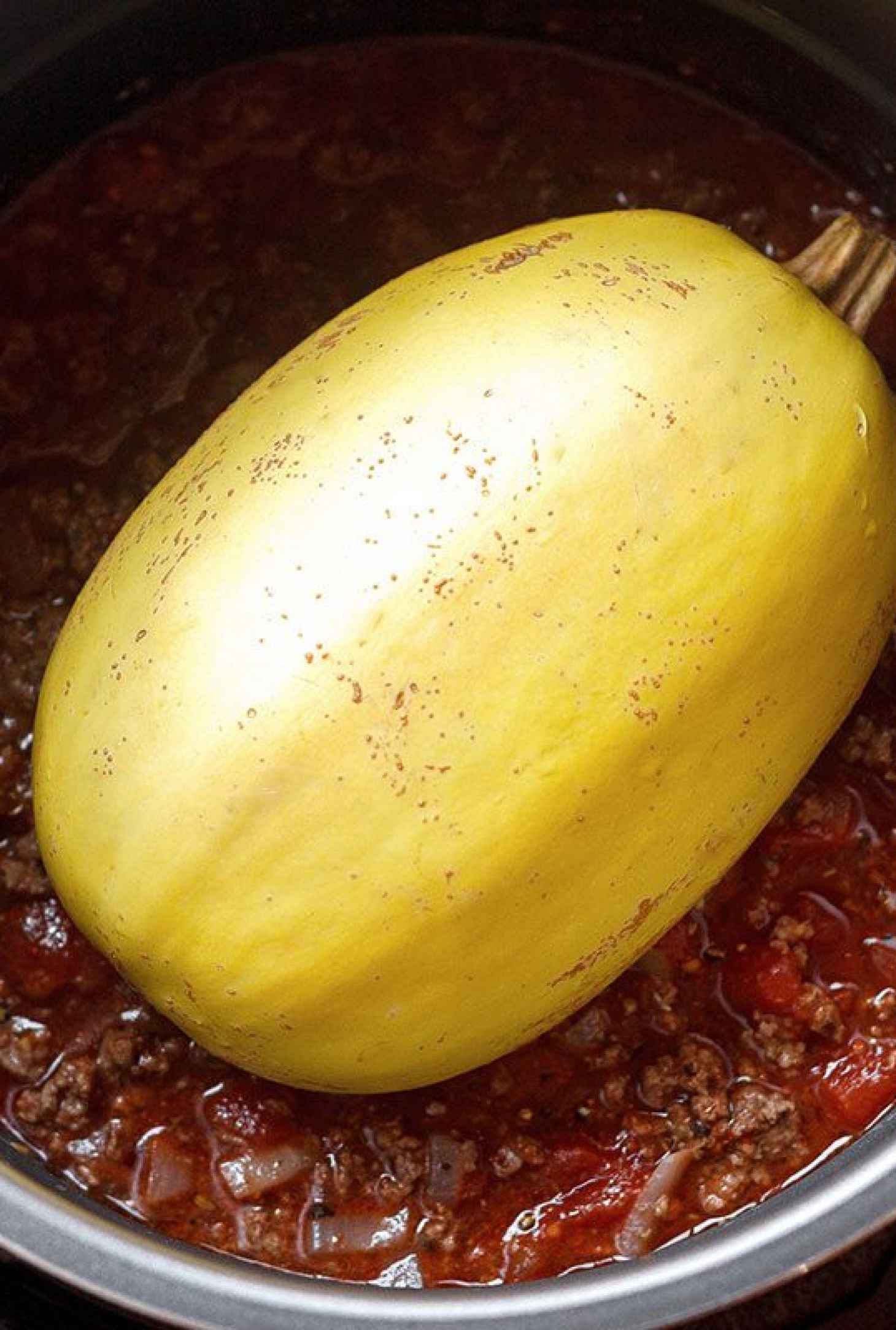 Instant Pot Spaghetti Squash with Meat Sauce - #recipe by #eatwell101 - https://www.eatwell101.com/instant-pot-spaghetti-squash-with-meat-sauce