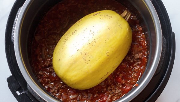 Instant Pot Spaghetti Squash with Meat Sauce - #recipe by #eatwell101 - https://www.eatwell101.com/instant-pot-spaghetti-squash-with-meat-sauce