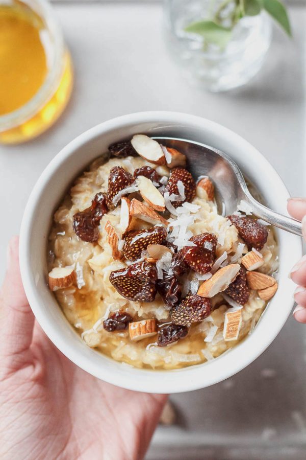 Cherry Almond Oatmeal - #recipe by #eatwell101 - https://www.eatwell101.com/cherry-almond-oatmeal-recipe