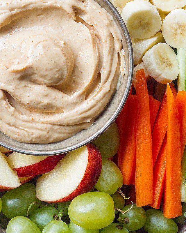 Peanut Butter Yogurt Dip - #recipe by #eatwell101 - https://www.eatwell101.com/peanut-butter-yogurt-dip-recipe