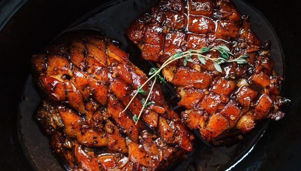 Slow Cooker Pork Belly with Honey Balsamic Glaze - #recipe by #eatwell101 - https://www.eatwell101.com/slow-cooker-pork-belly-recipe