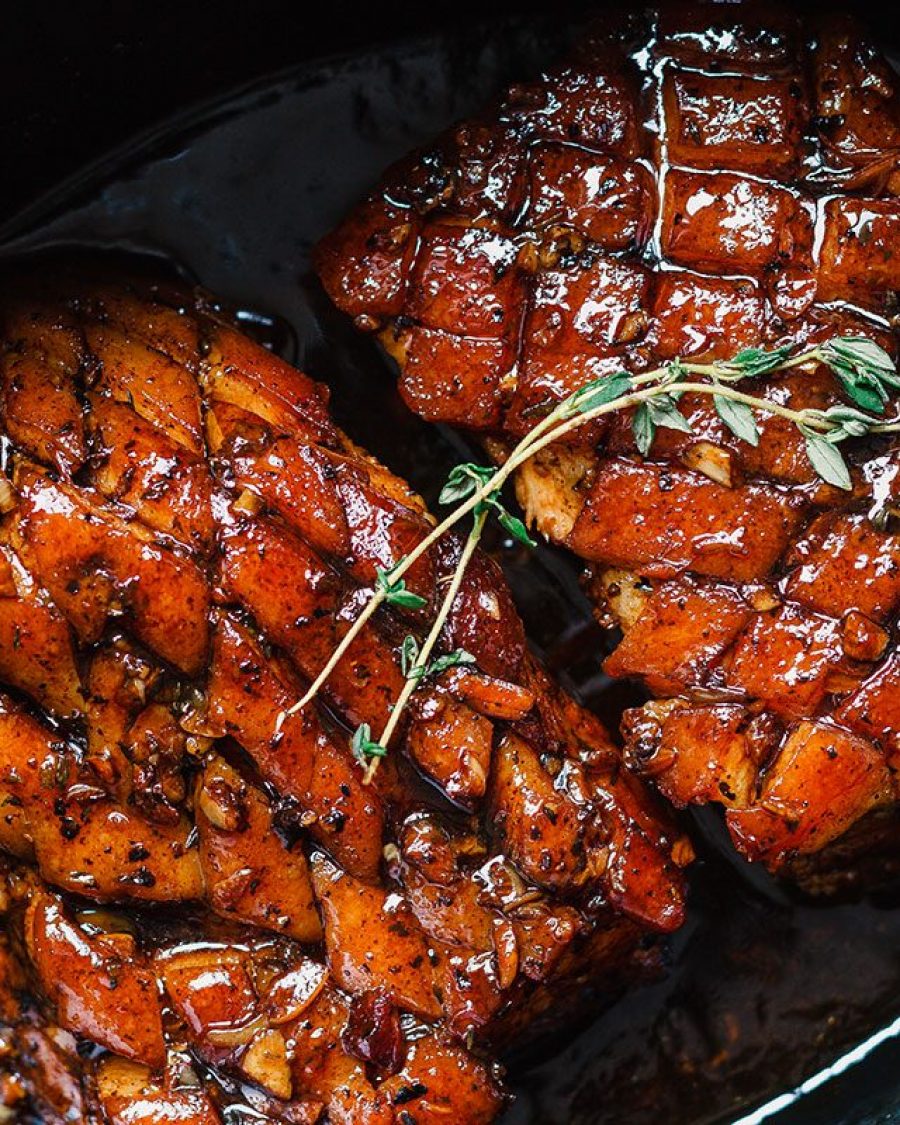 Slow Cooker Pork Belly with Honey Balsamic Glaze - #recipe by #eatwell101 - https://www.eatwell101.com/slow-cooker-pork-belly-recipe