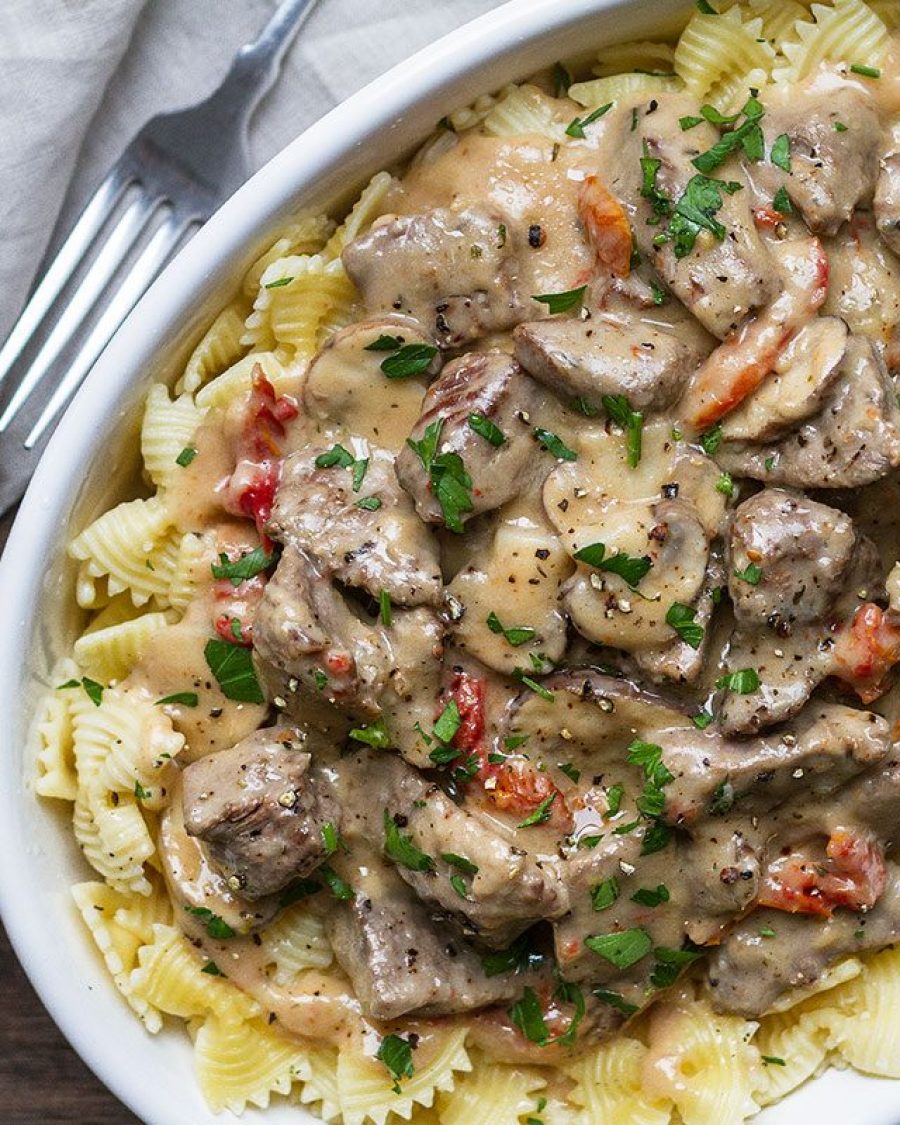 Slow Cooker Beef Stroganoff - #recipe by #eatwell101 - https://www.eatwell101.com/slow-cooker-beef-stroganoff-recipe