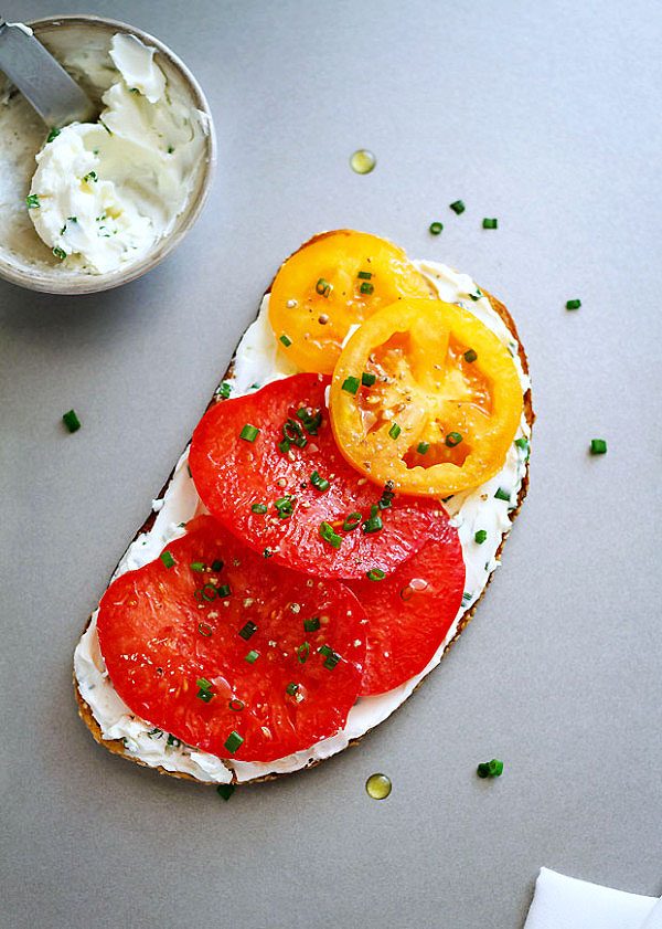 Tomato Cream Cheese Toast