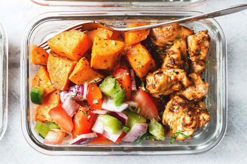 Meal Prep – Roasted Chicken and Sweet Potato - #recipe by #eatwell101 - https://www.eatwell101.com/meal-prep-roasted-chicken-and-sweet-potato