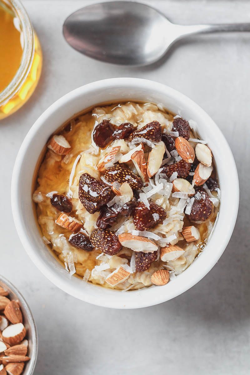 Cherry Almond Oatmeal - A healthy, satisfying breakfast you can enjoy in just 10 minutes!