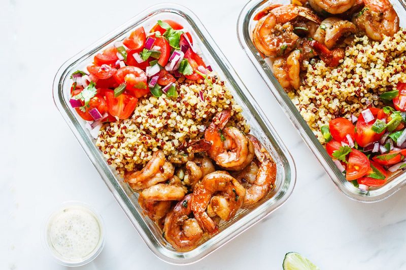 Garlic Ginger Shrimp Meal Prep with Quinoa and Tomato Salsa - #recipe by #eatwell101 - https://www.eatwell101.com/shrimp-meal-prep-recipe