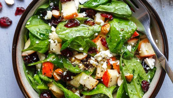 Apple Feta Spinach Salad - #recipe by #eatwell101 - https://www.eatwell101.com/spinach-salad-recipe