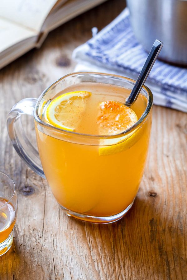 Apple Cider Vinegar Detox Drink - #recipe by #eatwell101 - https://www.eatwell101.com/apple-cider-vinegar-detox-drink-recipe