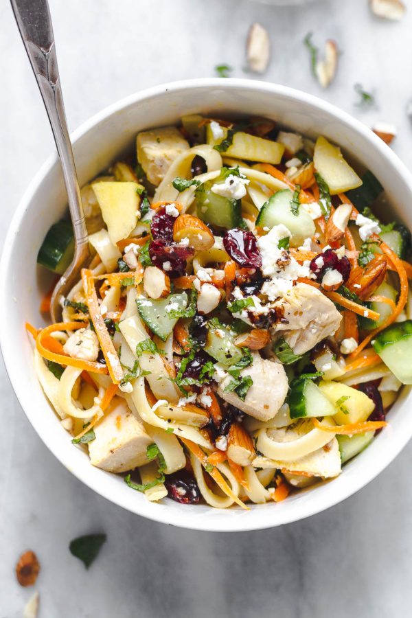 Chicken Pasta Salad Bowl - #recipe by #eatwell101 - https://www.eatwell101.com/chicken-pasta-salad-bowl-recipe