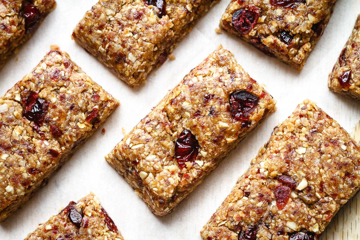 No-Bake Almond Cherry Granola Bars