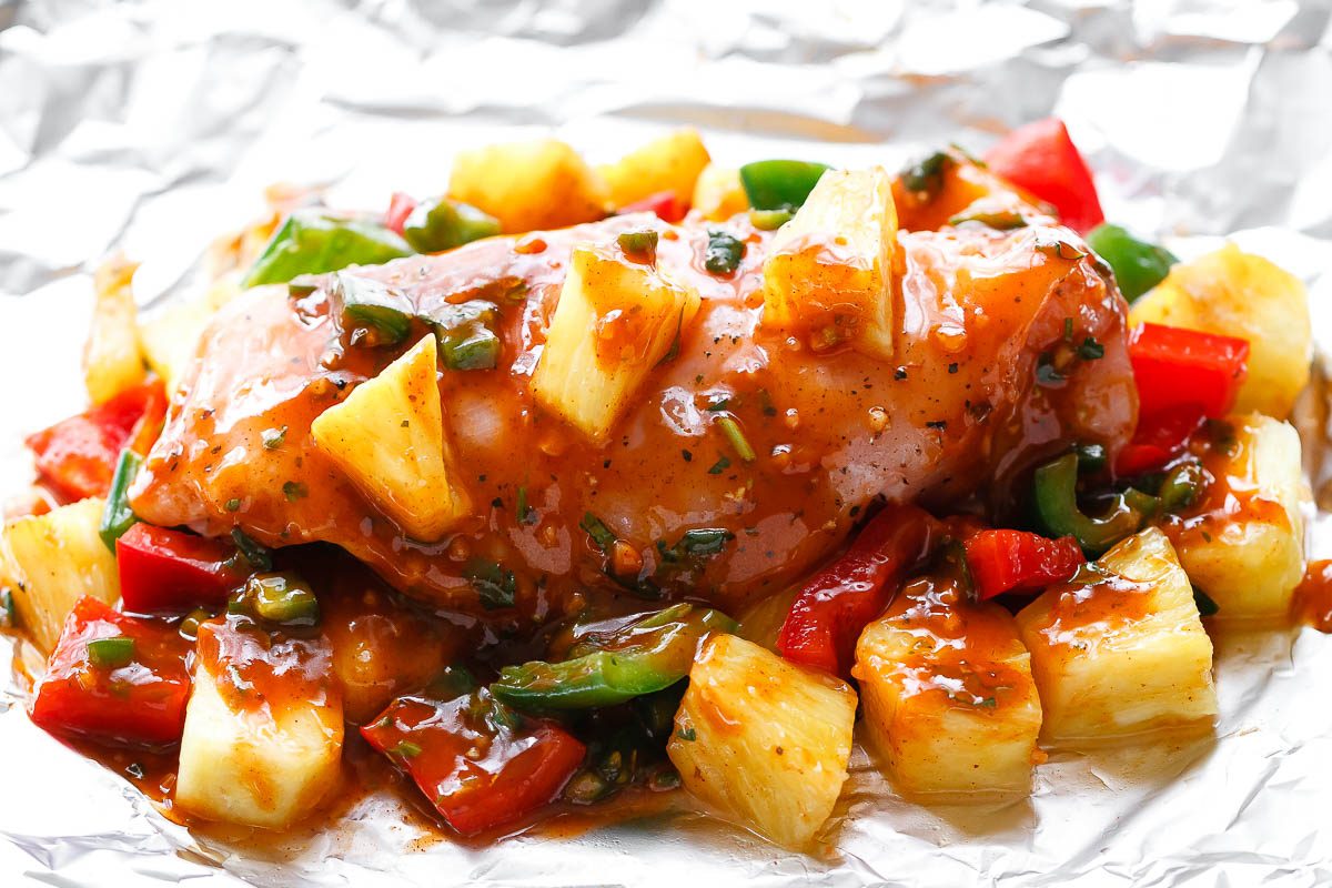 https://www.eatwell101.com/wp-content/uploads/2018/02/Pineapple-Chicken-Foil-Packets-in-Oven-recipe.jpg