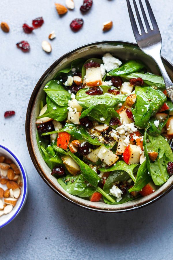 Apple Feta Spinach Salad - #recipe by #eatwell101 - https://www.eatwell101.com/spinach-salad-recipe
