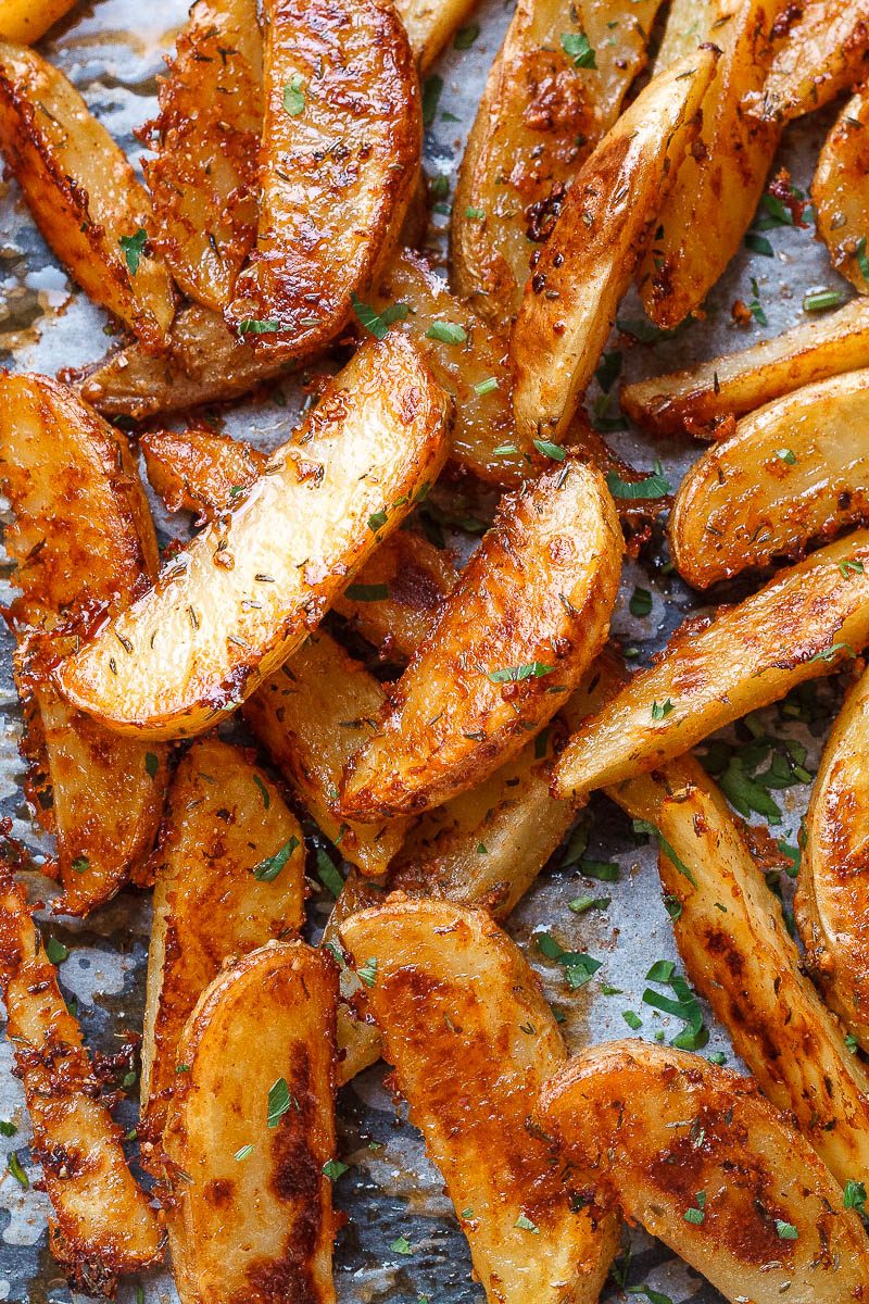 Baked Garlic Parmesan Potato Wedges Recipe — Eatwell101