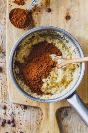 Chocolate Almond Quinoa Breakfast Bowl