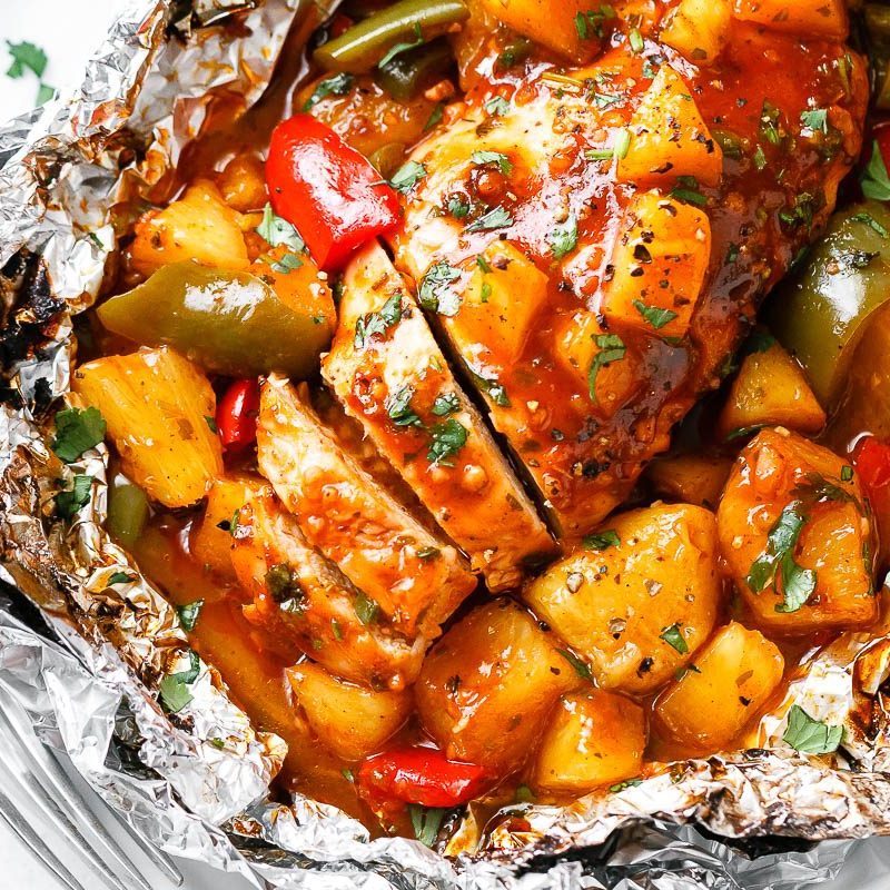 5-Ingredient Foil Packet Chicken Recipes (Baked or Grilled)