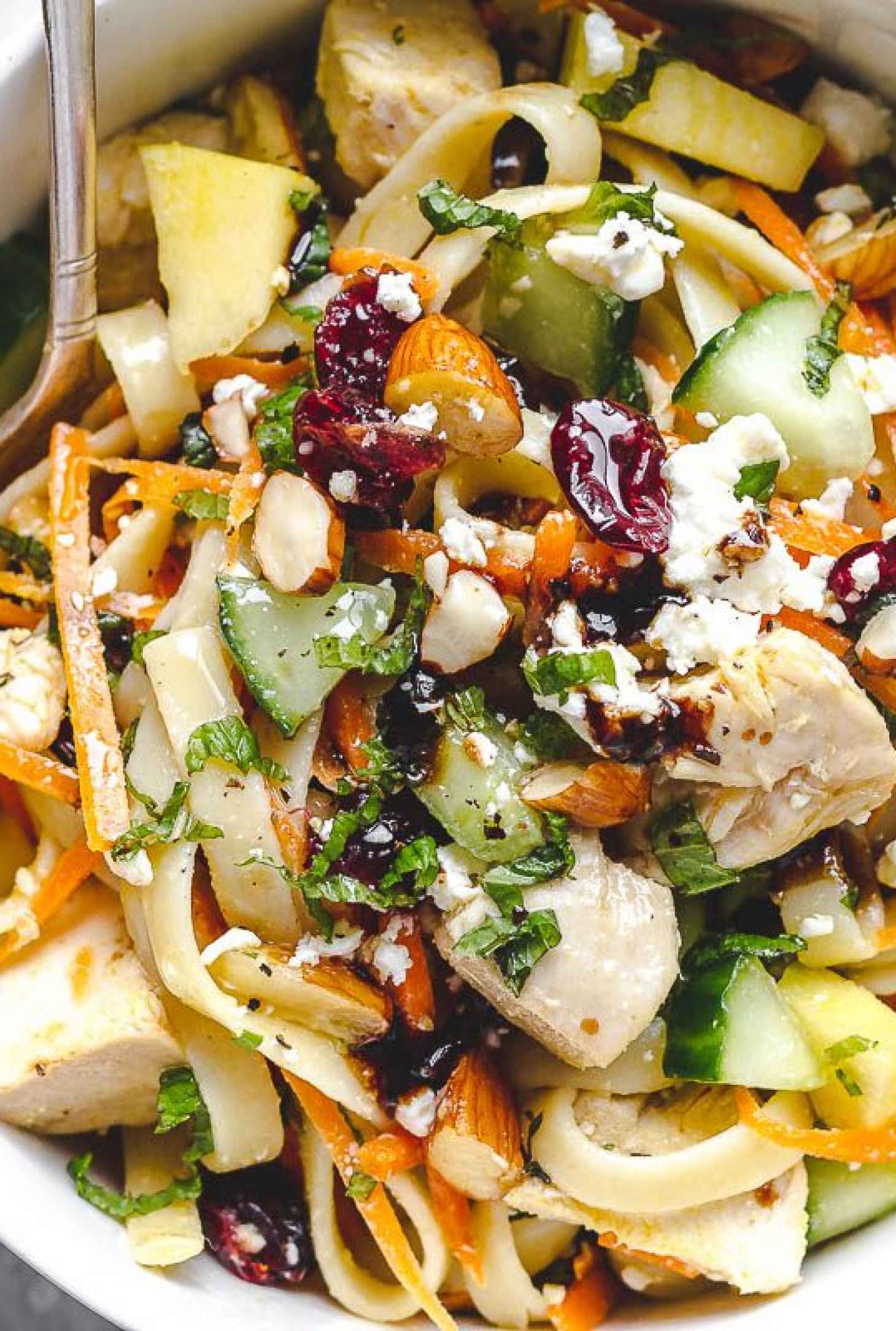 Chicken Pasta Salad Bowl - #recipe by #eatwell101 - https://www.eatwell101.com/chicken-pasta-salad-bowl-recipe