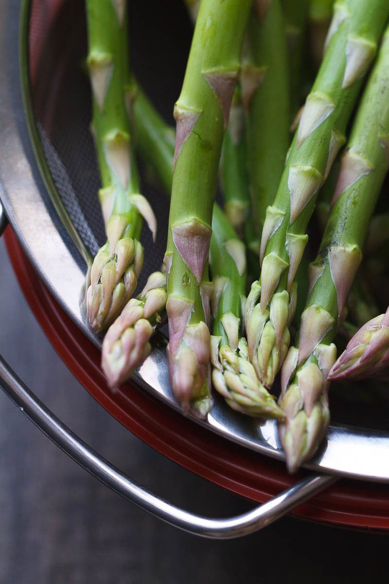 Lemon Butter Chicken with Asparagus - Here’s a delicious, bright recipe for a Spring dinner.