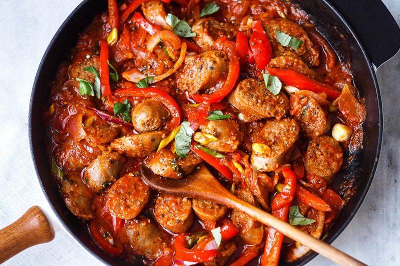 Italian Sausage and Peppers Skillet - #recipe by #eatwell101 - https://www.eatwell101.com/sausage-and-peppers-recipe