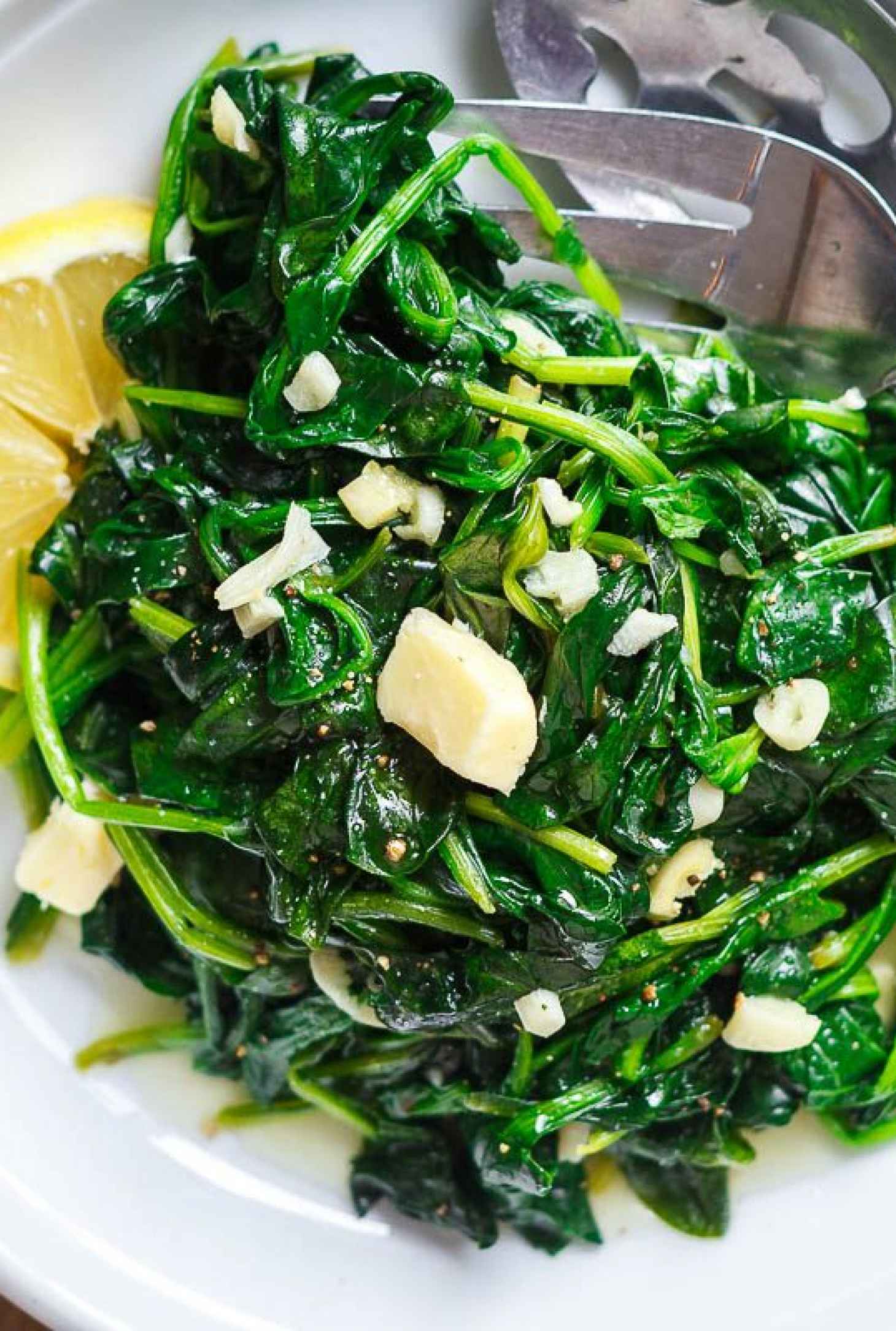 Garlic Butter Sauteed Spinach - #recipe by #eatwell101 - https://www.eatwell101.com/garlic-butter-sauteed-spinach-recipe