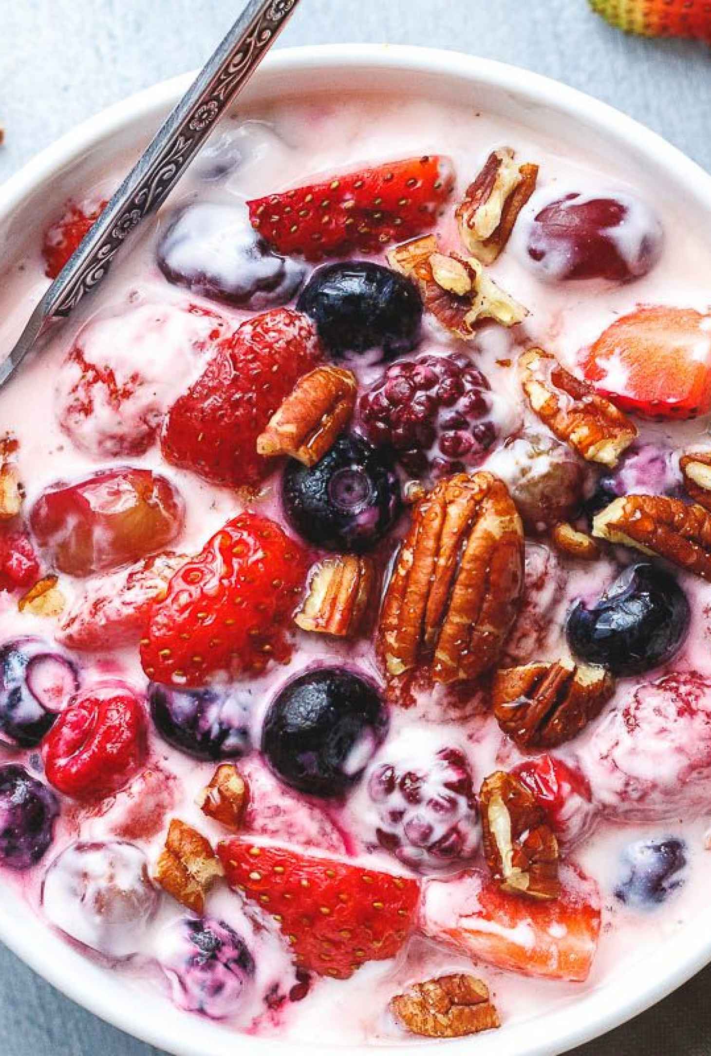 Berry Cheesecake Fruits Salad - #recipe by #eatwell101 - https://www.eatwell101.com/berry-cheesecake-salad-recipe