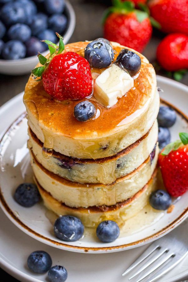 Lemon Blueberry Pancakes - #recipe by #eatwell101 - https://www.eatwell101.com/lemon-blueberry-pancakes-recipe
