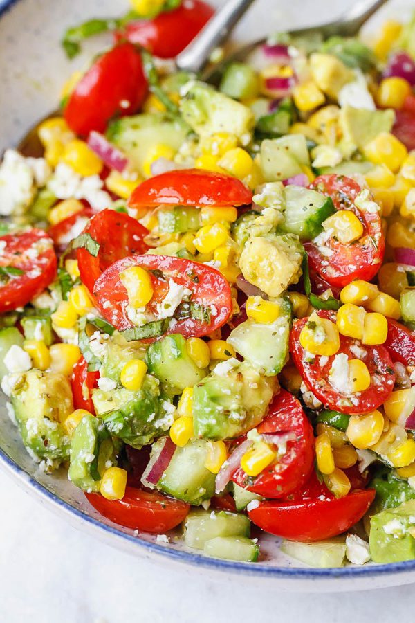 Avocado Corn Salad Recipe with Feta - #recipe by #eatwell101 - https://www.eatwell101.com/avocado-corn-salad-recipe