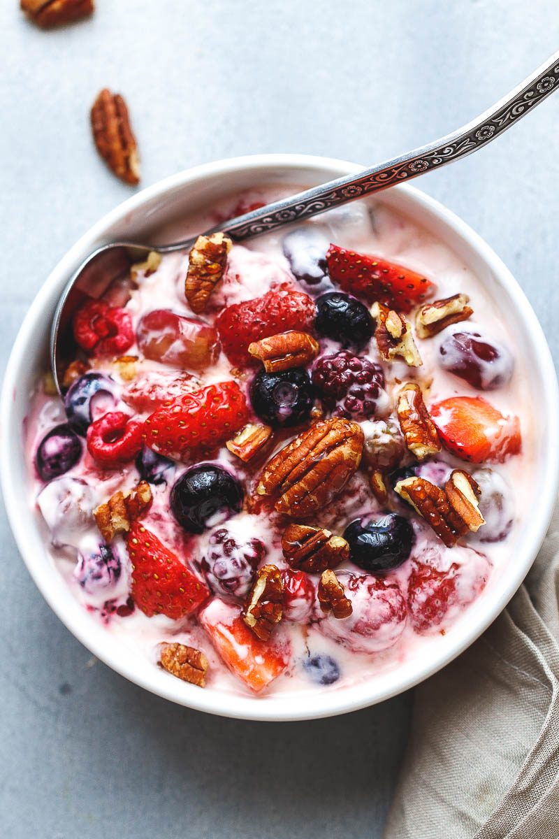 Berry Cheesecake Salad Recipe — Eatwell101 Berry Cheesecake Salad Recipe — Eatwell101
