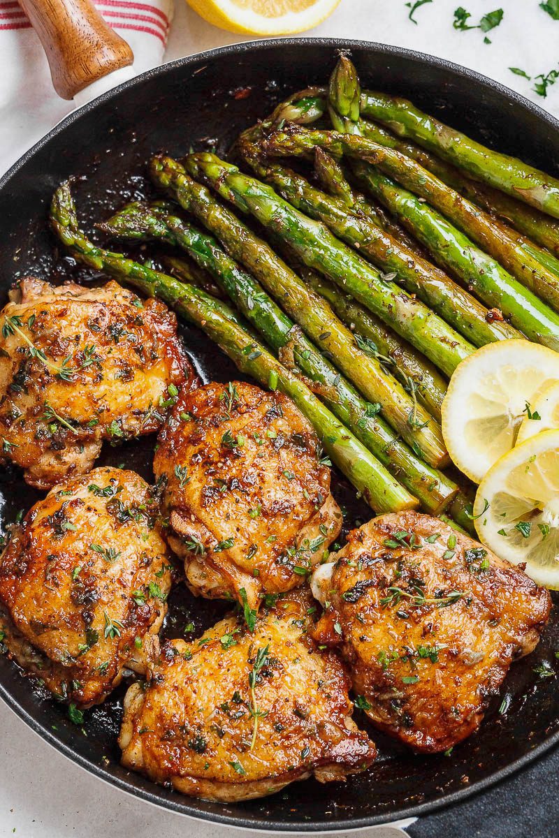Buttery Garlic Herb Chicken With Asparagus — Eatwell101