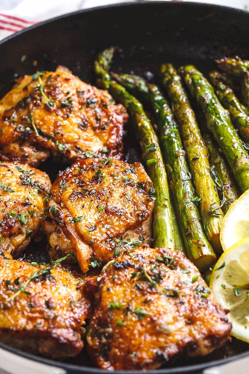 Buttery Garlic Herb Chicken With Asparagus — Eatwell101
