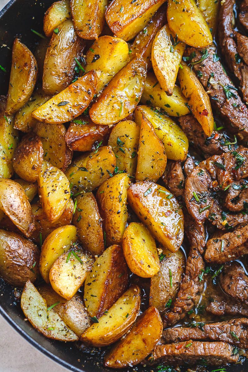 Garlic Butter Steak and Potatoes Skillet -  #eatwell101 #recipe This easy one-pan recipe is SO simple, and SO flavorful. The best steak and potatoes you'll ever have! #Garlic #Butter #Steak #Potatoes #Skilletrecipe #onepan
