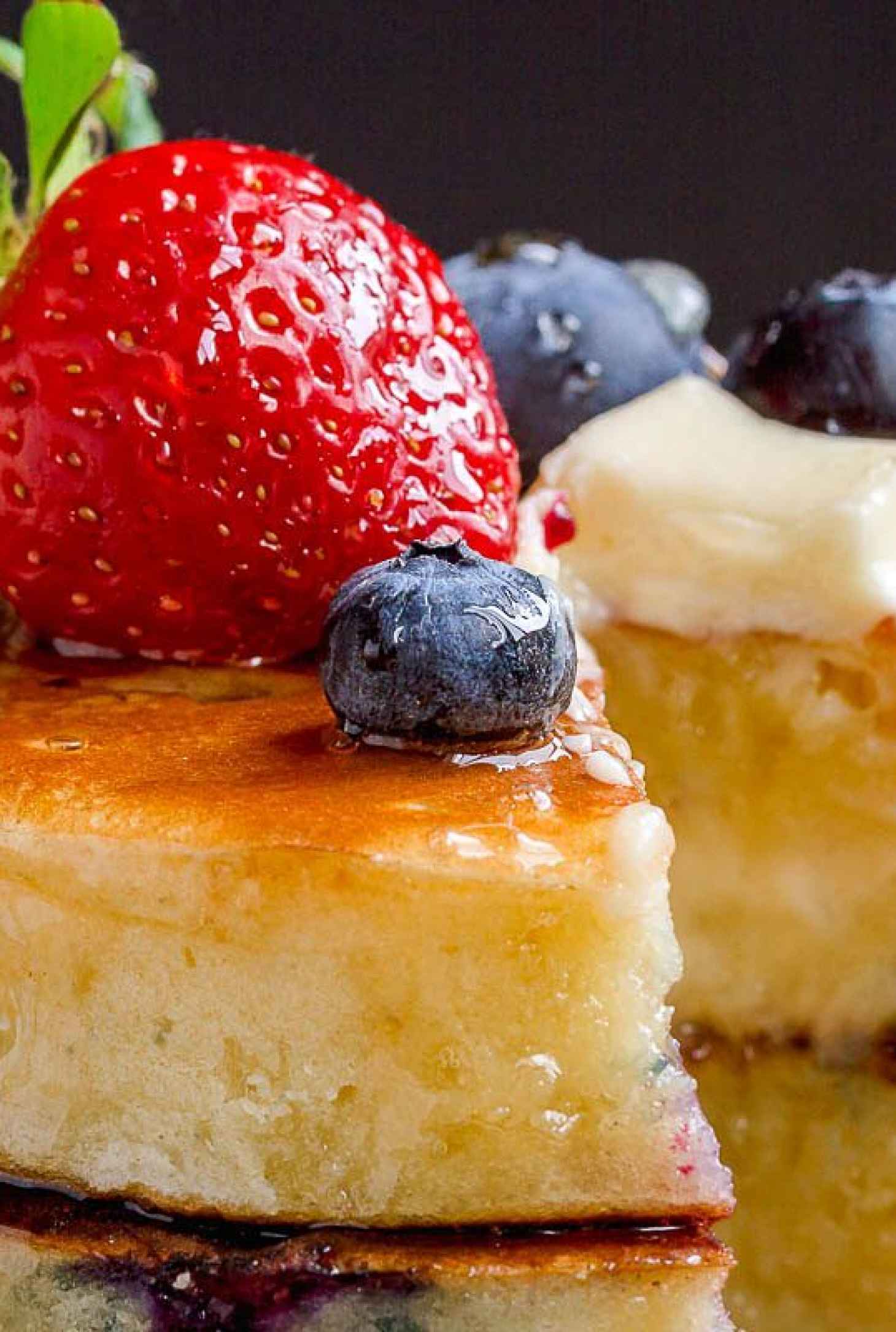Lemon Blueberry Pancakes - #recipe by #eatwell101 - https://www.eatwell101.com/lemon-blueberry-pancakes-recipe