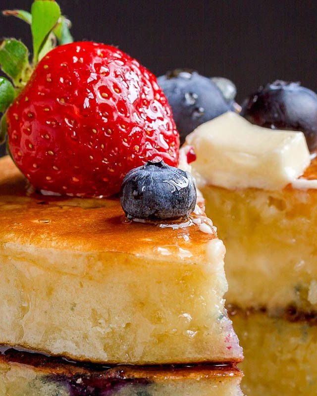 Lemon Blueberry Pancakes - #recipe by #eatwell101 - https://www.eatwell101.com/lemon-blueberry-pancakes-recipe