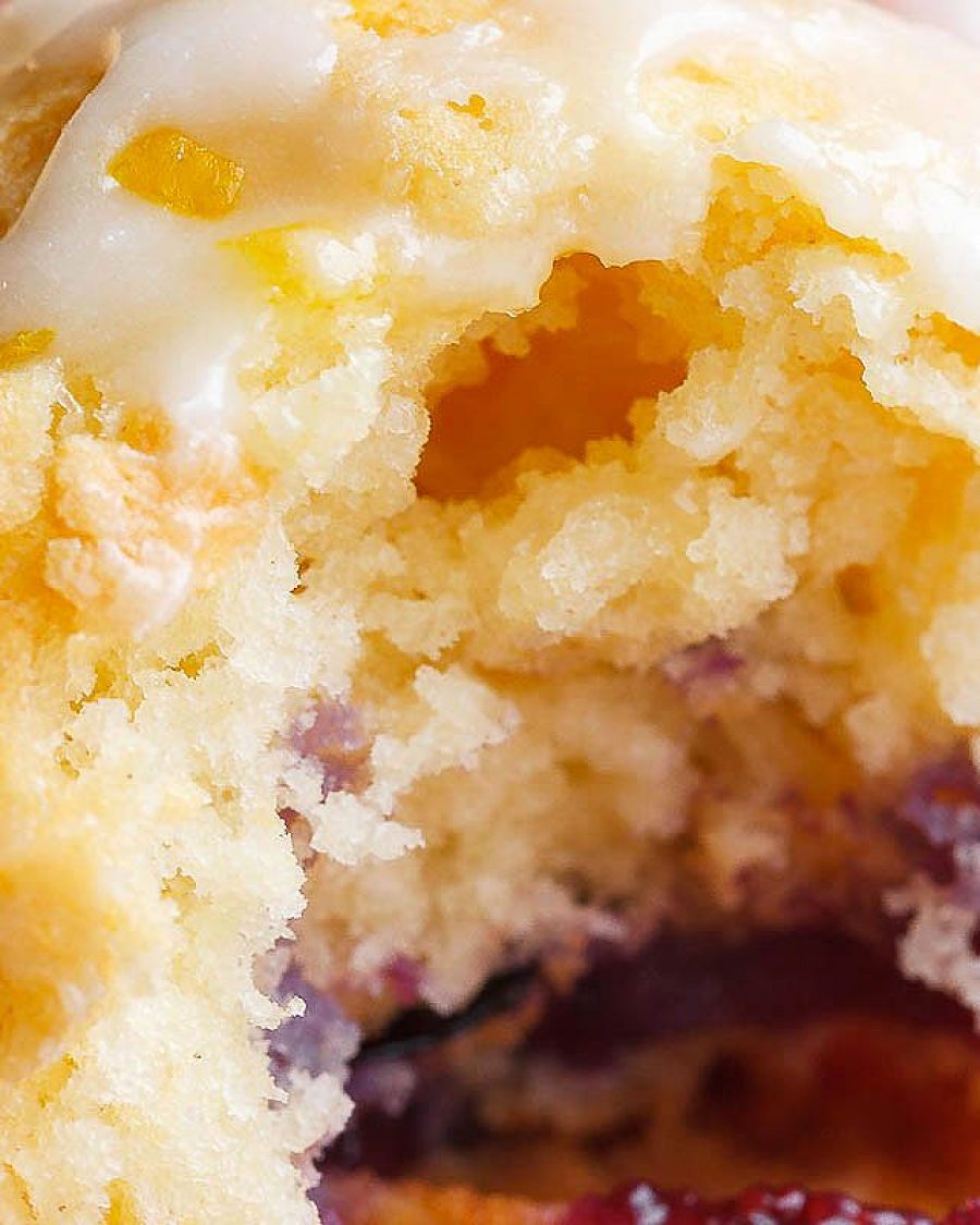 Paleo Blueberry Muffins - #recipe by #eatwell101 - https://www.eatwell101.com/paleo-blueberry-muffins-recipe