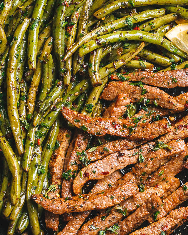 Garlic Butter Steak and Lemon Green Beans Skillet - #recipe by #eatwell101 - https://www.eatwell101.com/garlic-butter-steak-and-green-beans-recipe