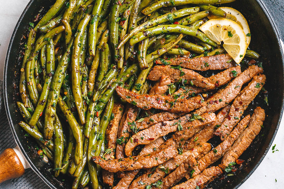 Garlic Butter Steak and Lemon Green Beans Skillet - #recipe by #eatwell101