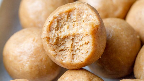 3-Ingredient Almond Butter Fat Bombs - #recipe by #eatwell101 - https://www.eatwell101.com/almond-butter-fat-bombs-recipe