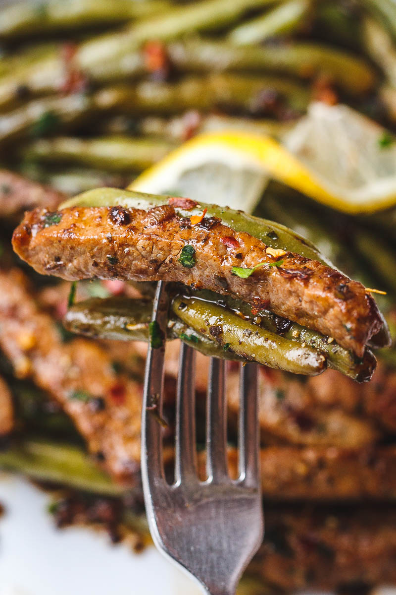 Garlic Butter Steak and Lemon Green Beans Skillet - So addicting! The flavor combination of this quick and easy one pan dinner is spot on!